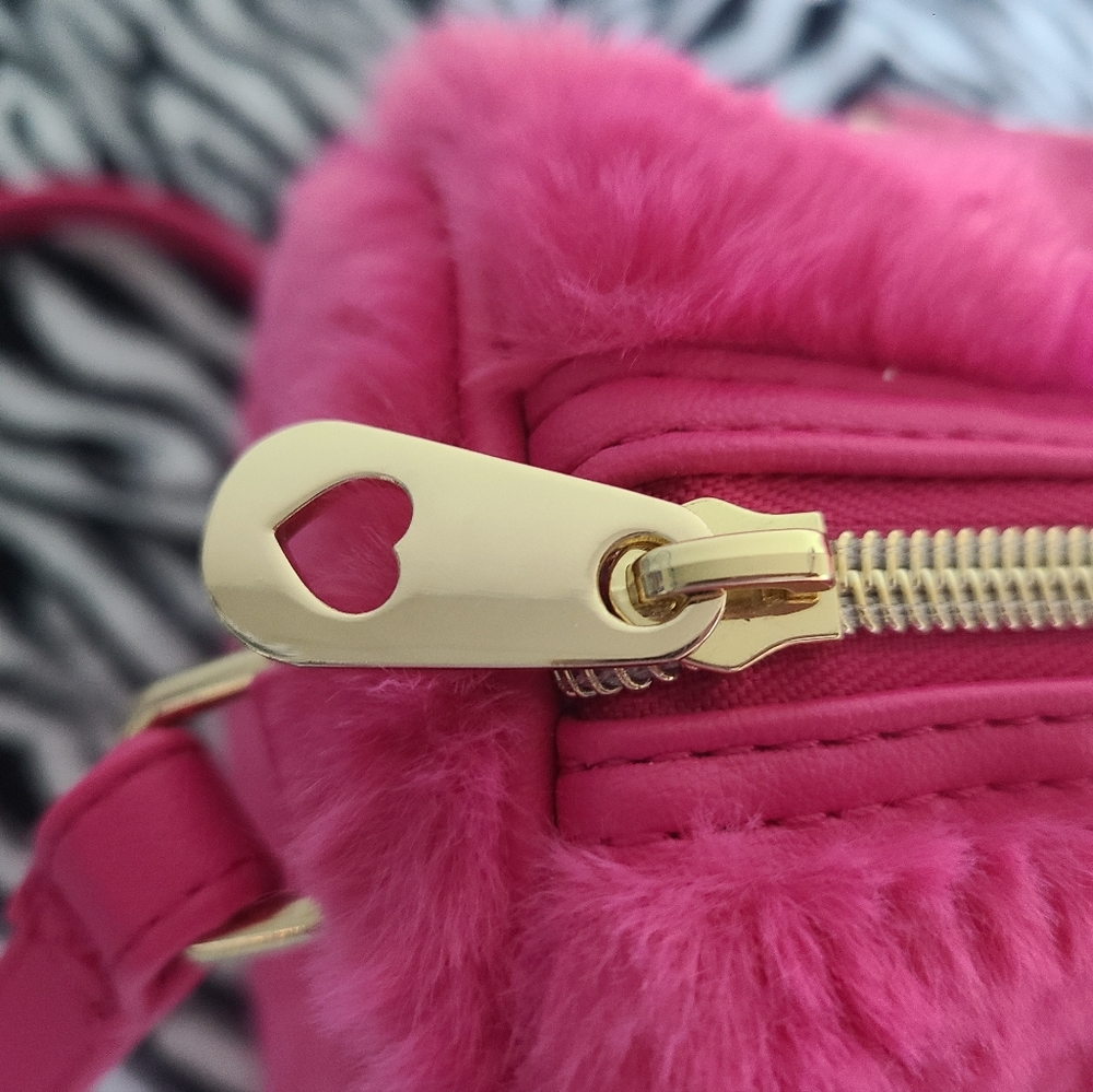 TikTok viral Juicy Couture Free Love Satchel RARE - Picture 2 of 6